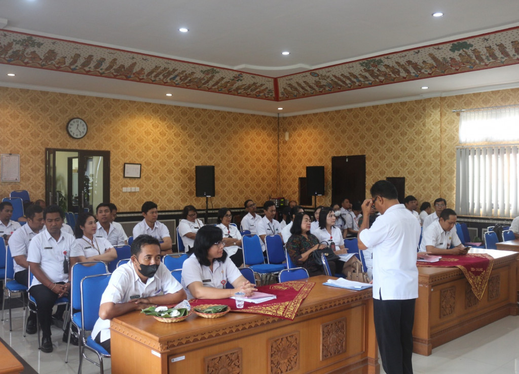 Kesiapan Desa Dalung dalam Pembinaan Evaluasi Perkembangan Desa Tahun 2023 dari Tim Kabupaten Badung